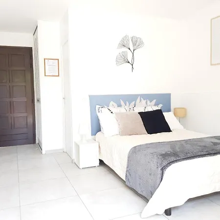 Au Calme, Proche Commerces Et Plages Apartamento Antibes